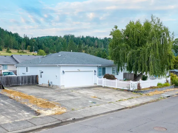 1203 E 2nd Ave, Sutherlin, OR 97479
