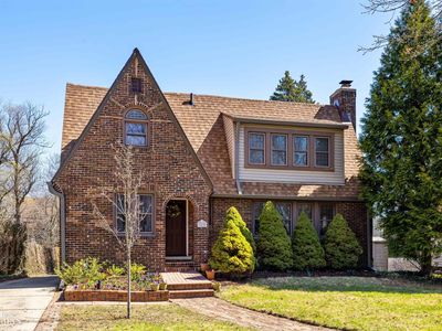 1410 Yorkshire Rd, Grosse Pointe Park, MI, 48230