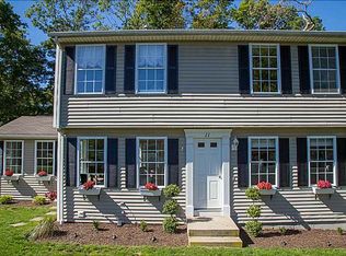 11 Elwood Ct, South Kingstown, RI 02879