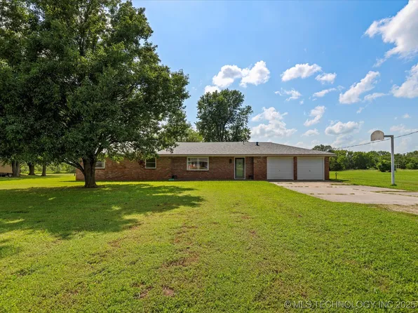343 S Caney St, Copan, OK 74022