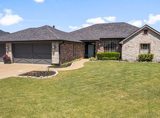 4909 Fairview Rd, Bartlesville, OK 74006