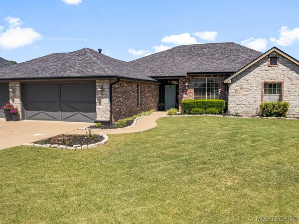 4909 Fairview Rd, Bartlesville, OK 74006