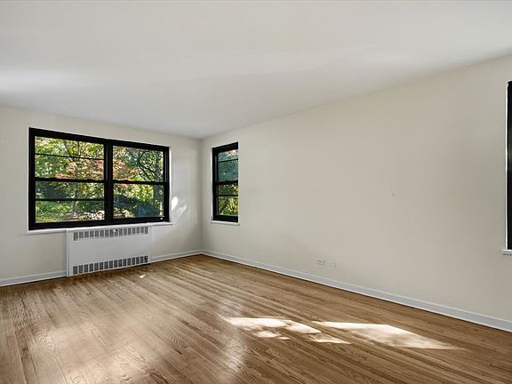 4th image of 21 Rockledge Rd APT 1A