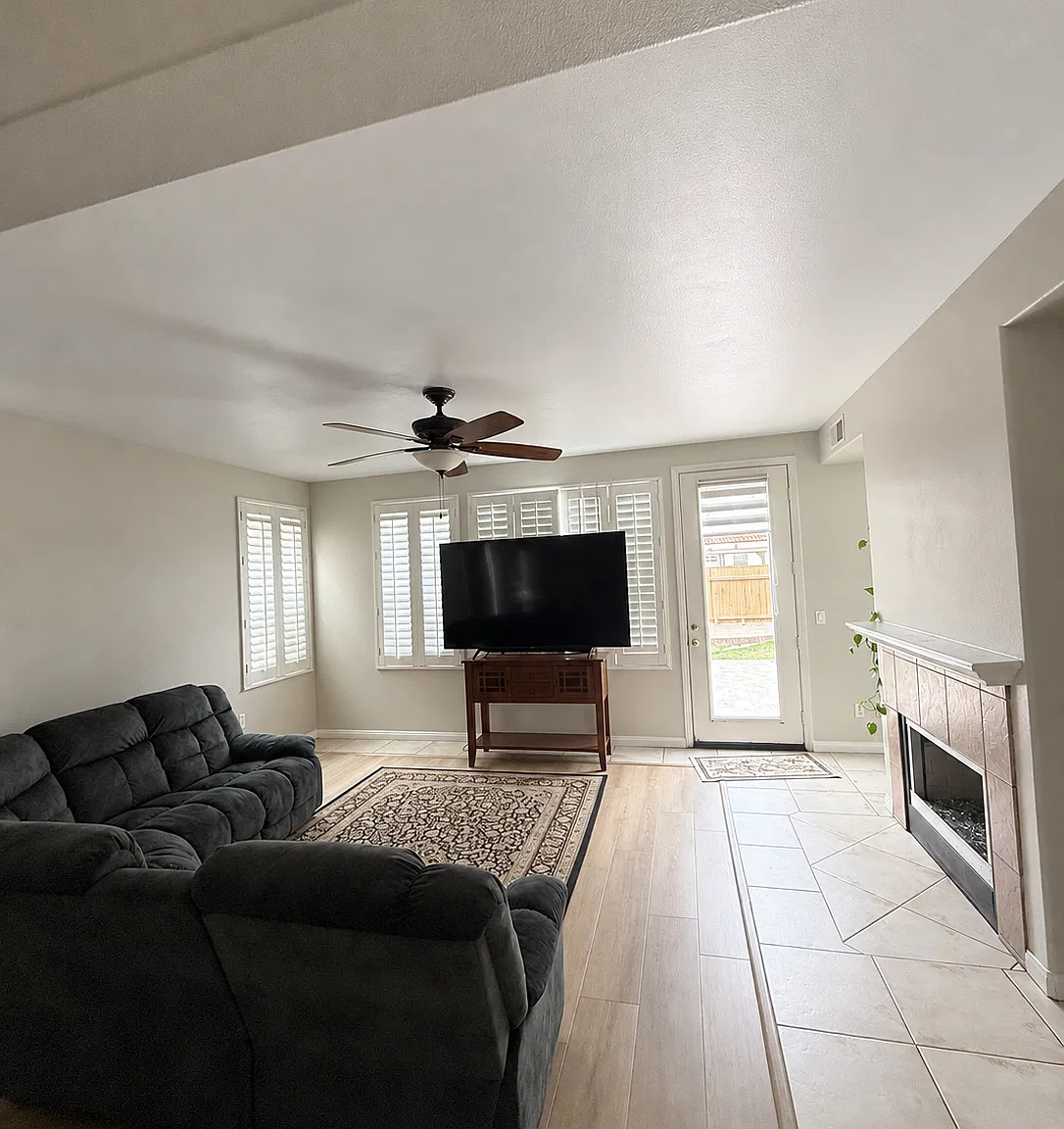 5 bed, 2730 sqft, $5,500 — Photo 2