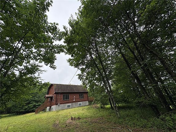 4th image of 939 Hillman Rd