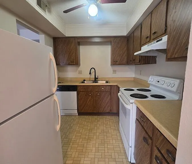 1008 Bridgit Ct SE #4 — Photo 15