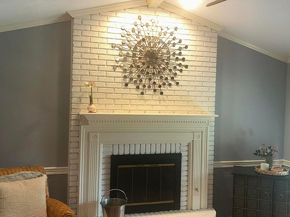 2nd image of 556 Brookstone Cir