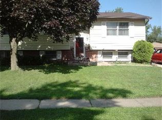 7510 Cumberland Dr, Hanover Park, IL 60133