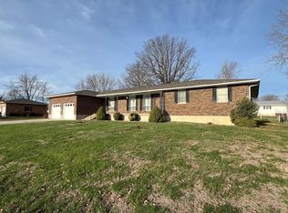 1501 Hawthorn Dr, Macon, MO 63552