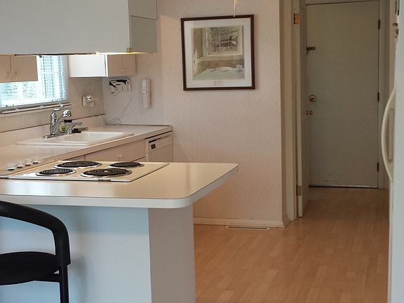 3rd image of 1110 W Maude Ave