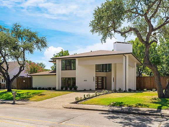3rd image of 4402 Briargrove Ln