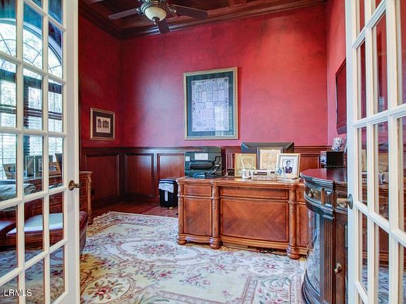 4th image of 19 Chadbourne St