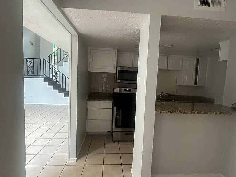 2803 Bryn Mawr Dr — Photo 5