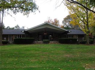 1125 Ardmoor Dr, Bloomfield Hills, MI 48301