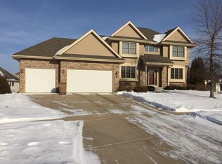 10 Greystone Cir, Middleton, WI 53562