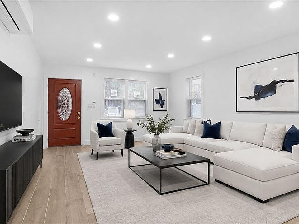 1st image of 3964 Duryea Ave #1