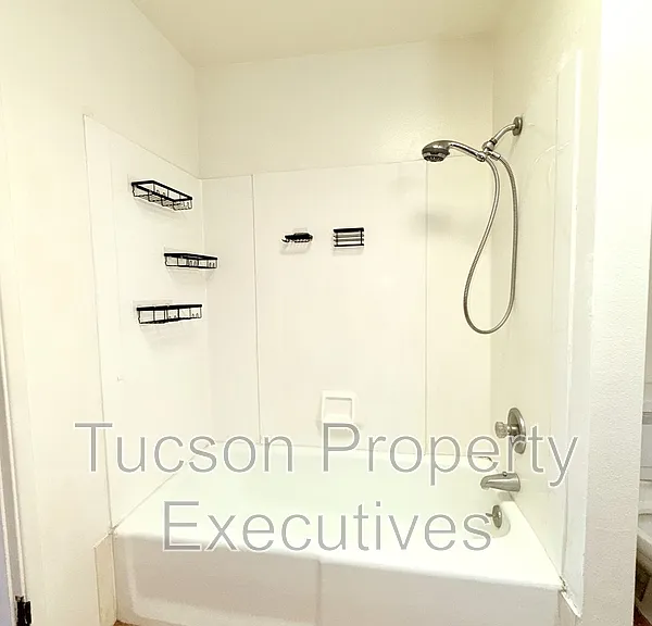 4239 E Lee St — Photo 6