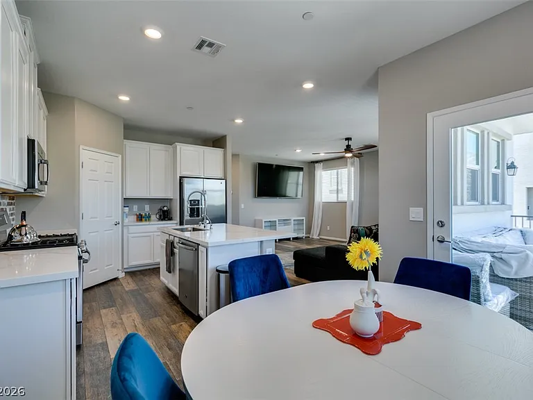 11940 Tomales Bay St — Photo 23
