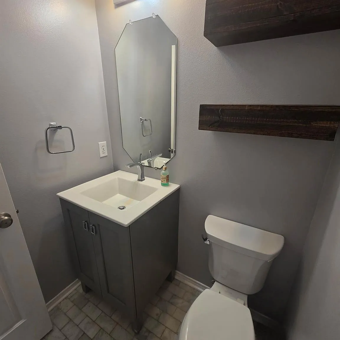 3 bed, 2.5 bath, 1729 sqft, $2,400 — Photo 4