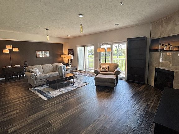 3rd image of 5547 Beavercrest Dr #209