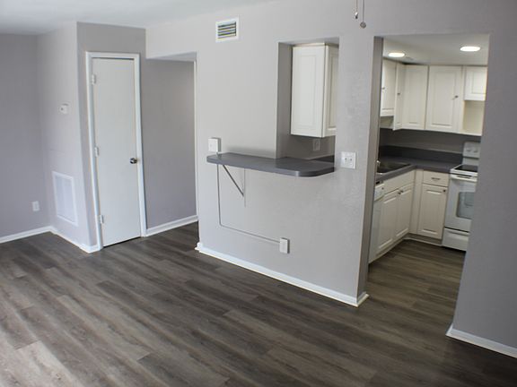 5th image of 2228 Richter St APT A