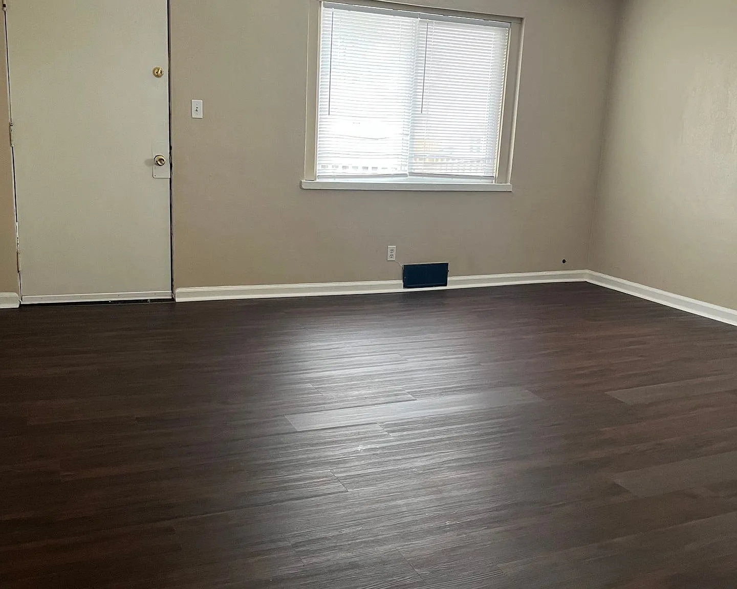 210 N Cherrywood Ave, Dayton OH 45403 — Photo 1