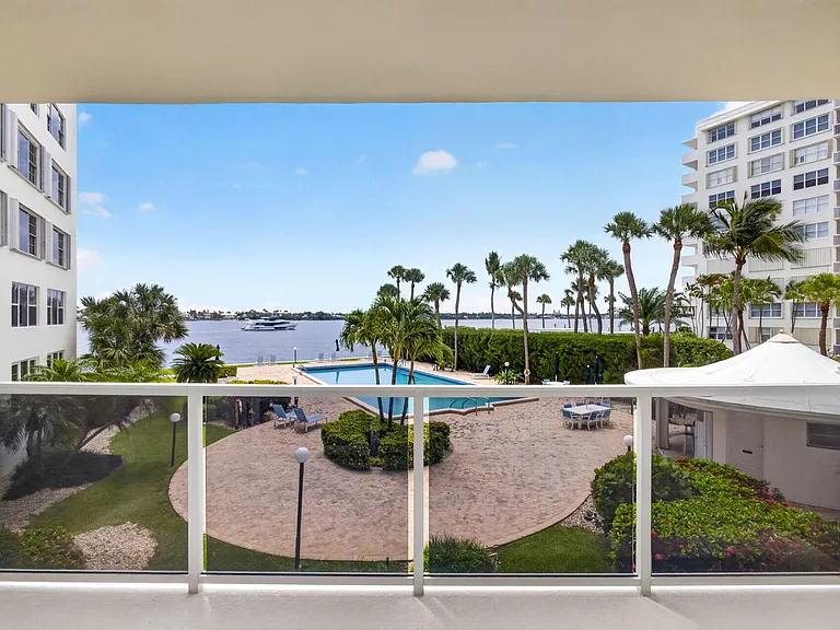 2800 N Flagler Dr #202 — Photo 25
