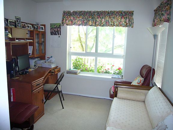 5th image of 2805 NE 125th St APT 407