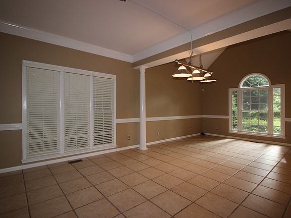 4th image of 112 Hayden Ct