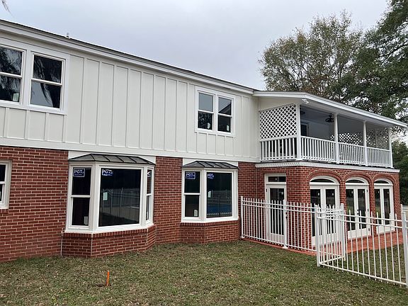 3rd image of 2414 Arendell Way