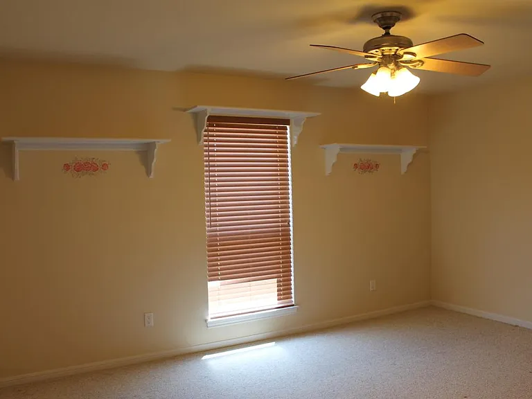 336 Skyline Dr — Photo 16