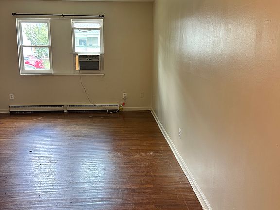3rd image of 1600 Charles St APT C