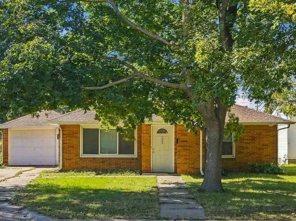 1035 N 6th Ave, Washington, IA 52353