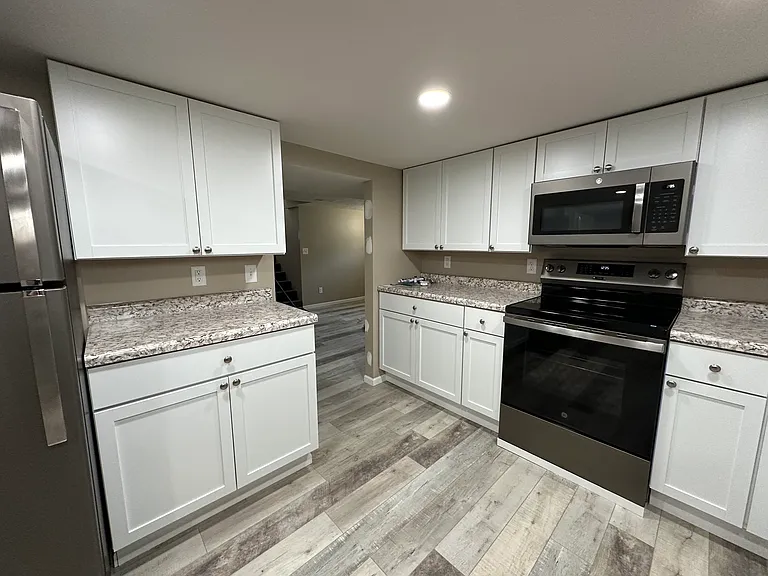316 W 28th St #B — Photo 11