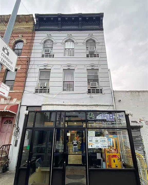 1st image of 1071 39th St