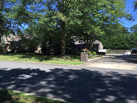2nd image of 1284 Woodfern Ct