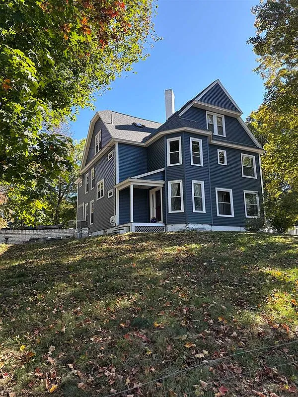 2 bed, 1.0 bath, 900 sqft, $2,550 — Photo 1