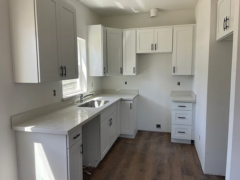 703 W 2nd Ave #2 — Photo 3