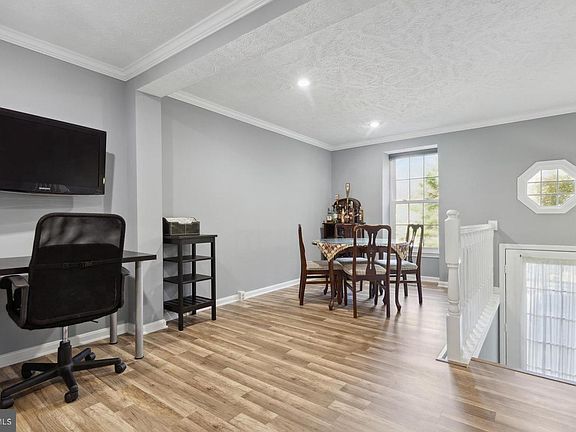 2nd image of 1679 Fieldthorn Dr