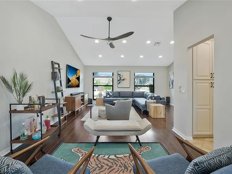 50 Copperfield Ct — Photo 13
