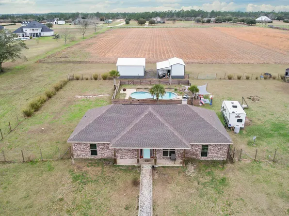 10021 Williams Ln, Elberta, AL 36530