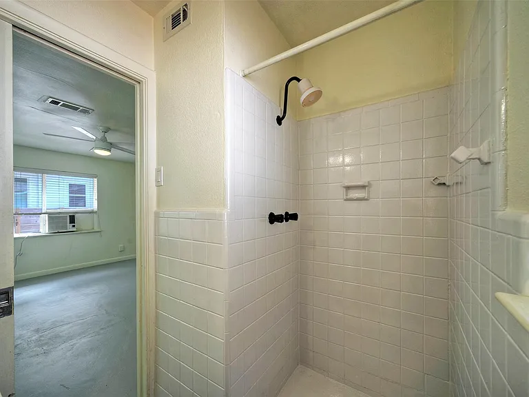 1803 Pearl St — Photo 15
