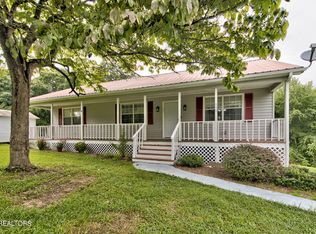 530 McDeerman Rd, Jacksboro, TN 37757