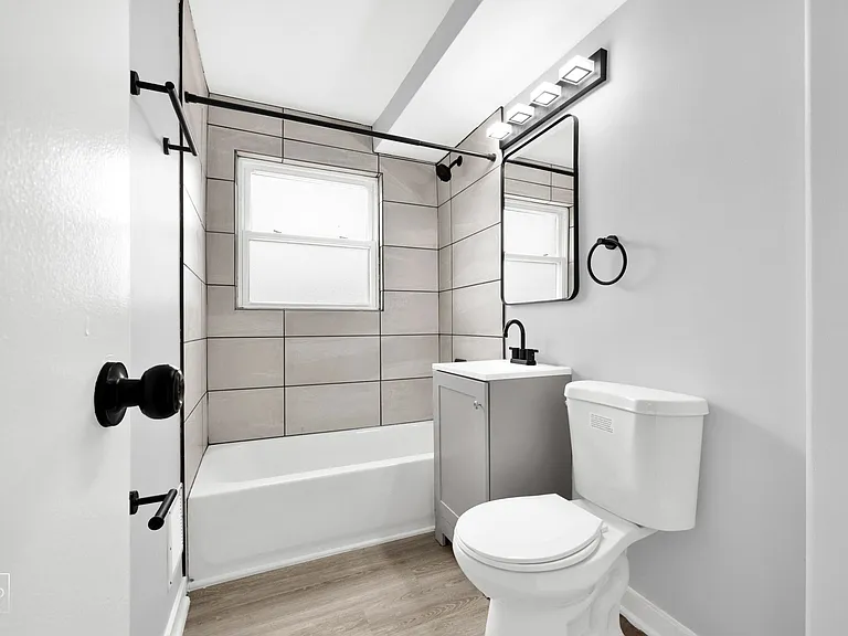 Oakwood Townhomes — Photo 6