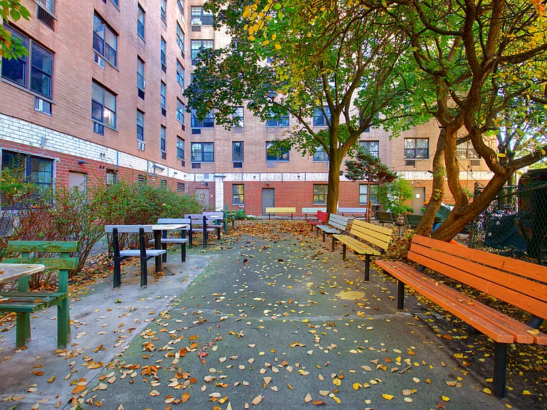 829 Greenwood Ave #1C — Photo 13
