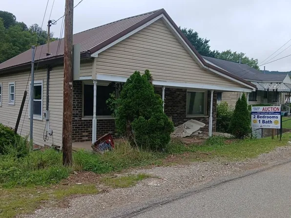 2239 Falcon Dr, Charleston, WV 25387