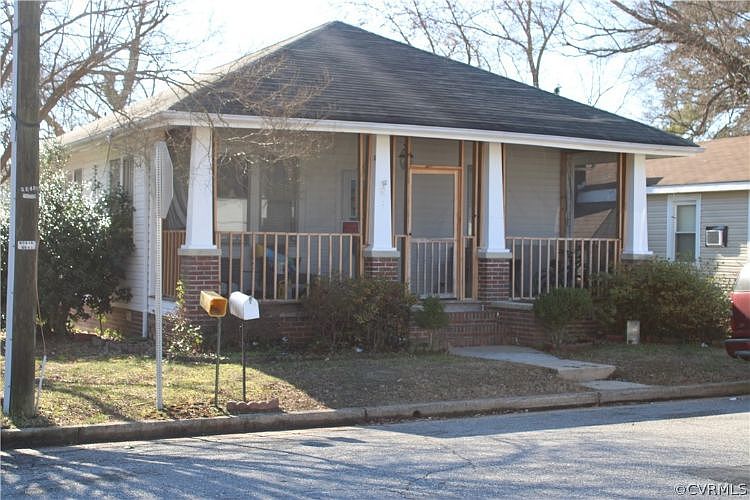 1st image of 2200 Lee St
