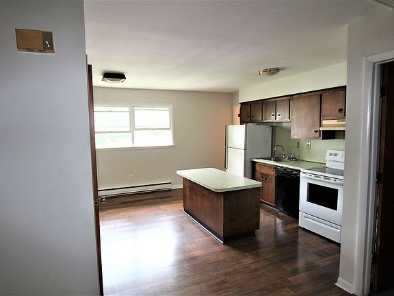 4th image of 5 Simmons St #14