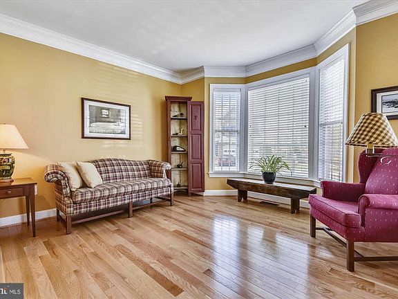 5th image of 10617 Regent Park Ct