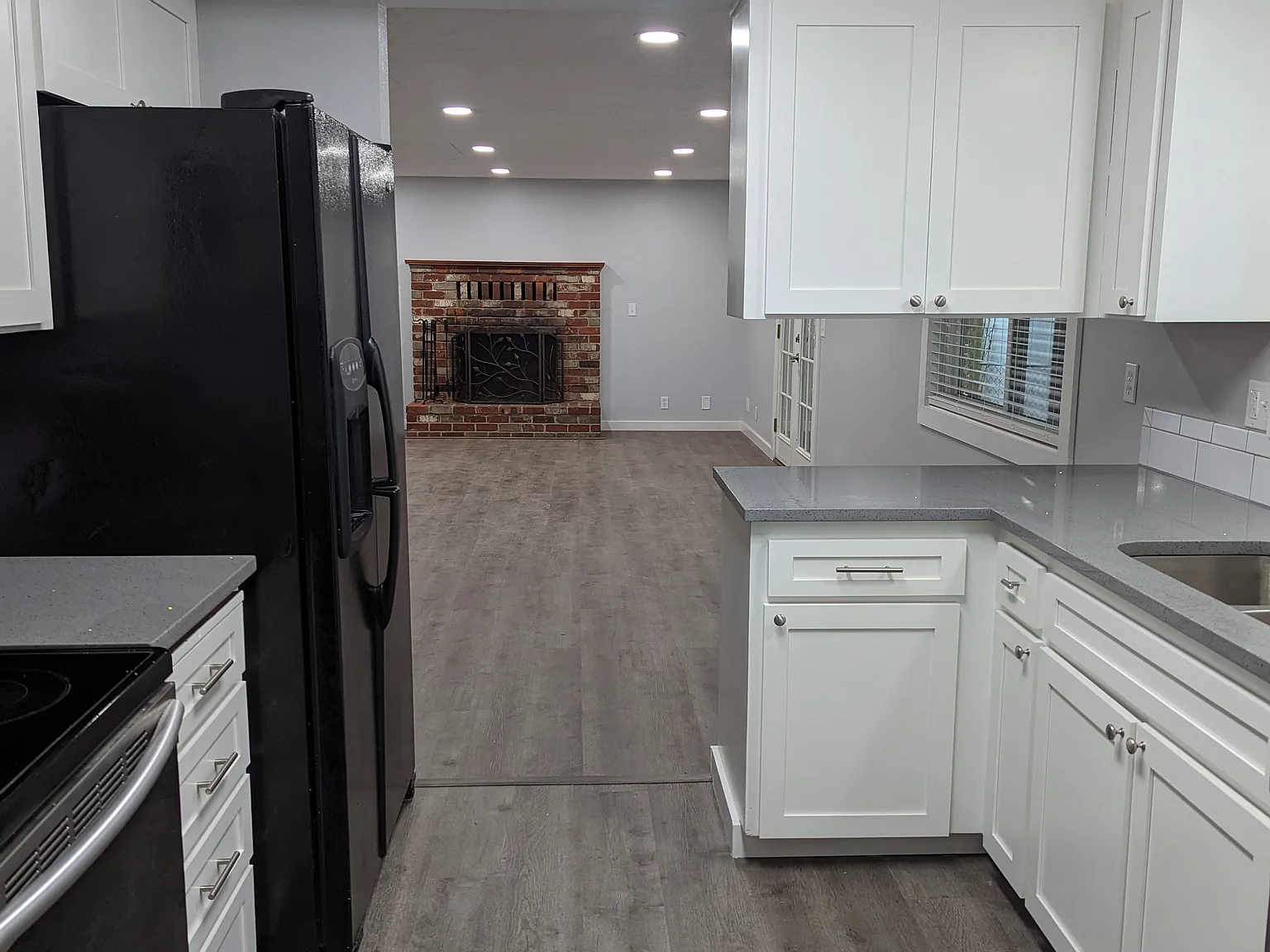 3 bed, 1697 sqft, $2,500 — Photo 2